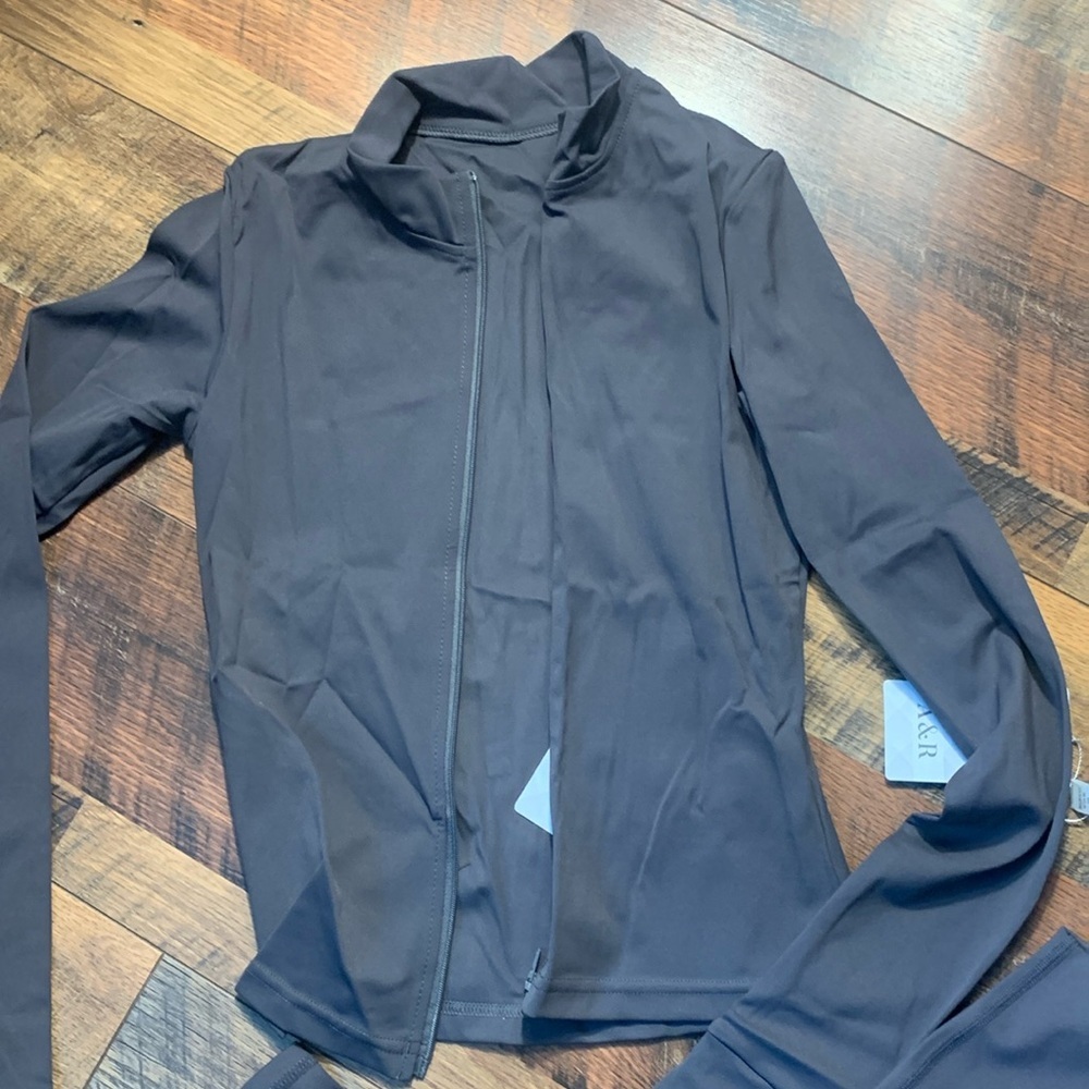 Aria’s Women’s Black/ Gray Activewear Set with Light Blue Trim NWT Sz Med-👇read - Picture 2 of 8